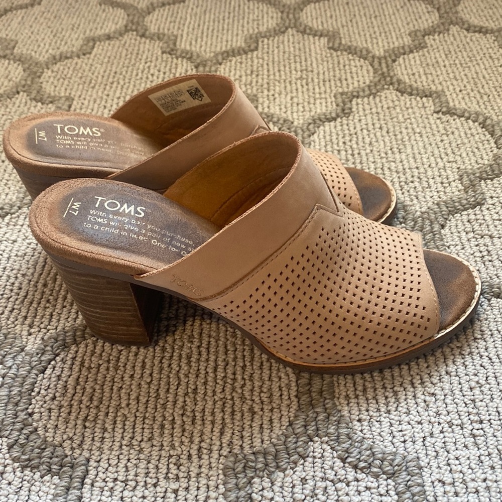 Women’s TOMS heels